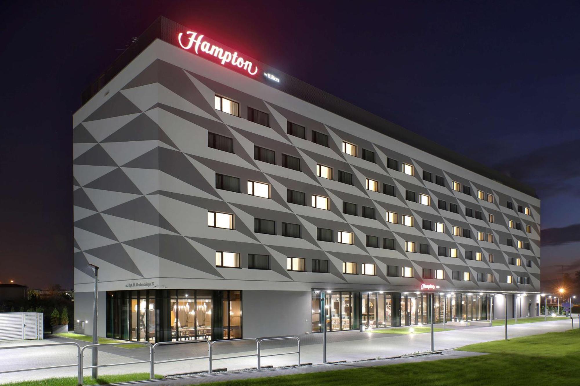 Готель Hampton By Hilton Krakow Airport Баліце Екстер'єр фото